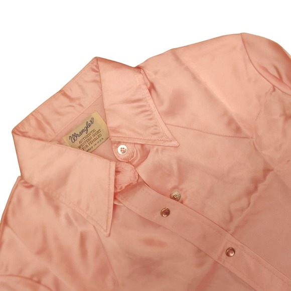 Wrangler Tops - Wrangler Pearl Snap Western Shirt Peach Satin NWT